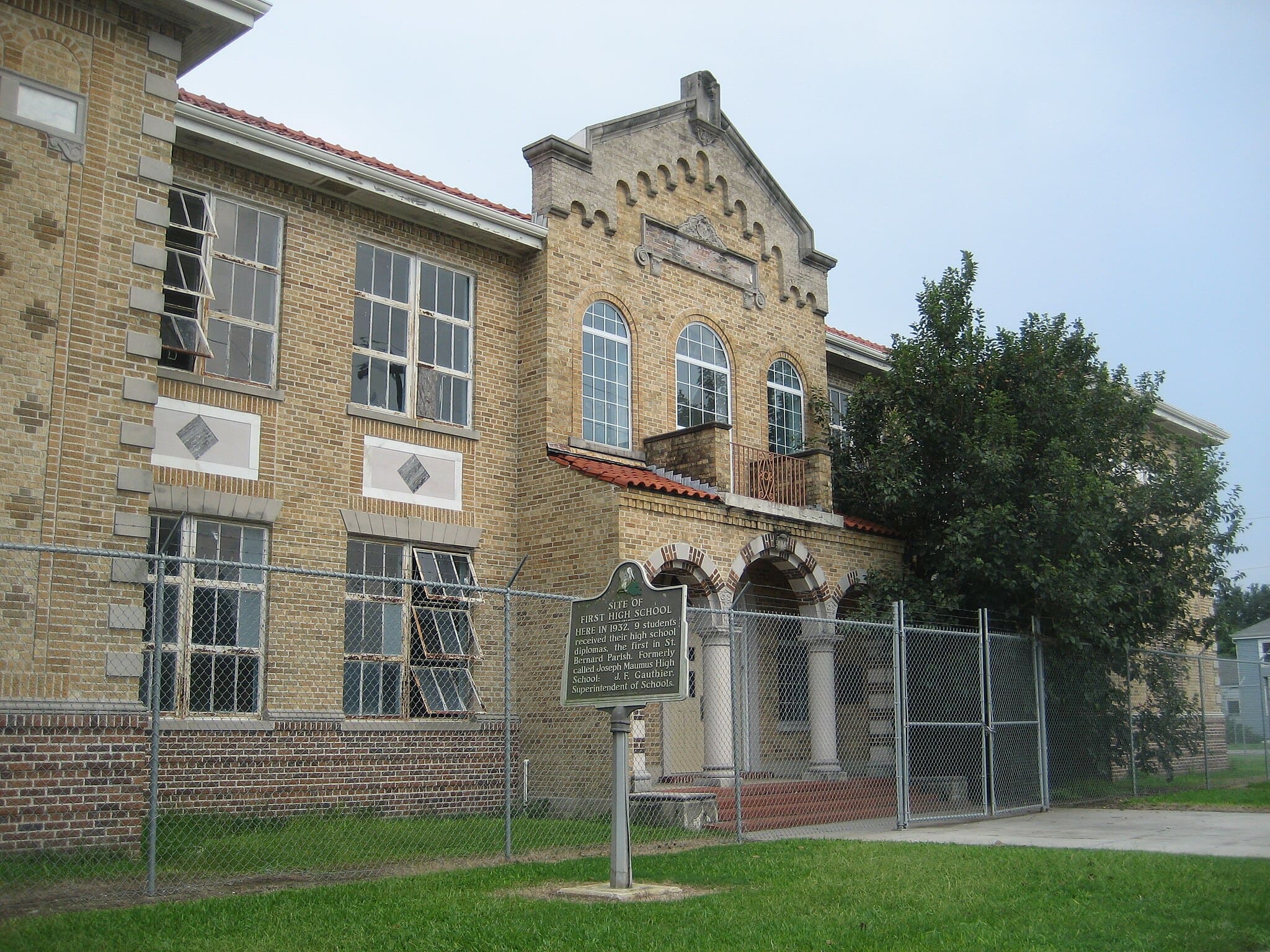 A school In the The Friscoville Street Historic District